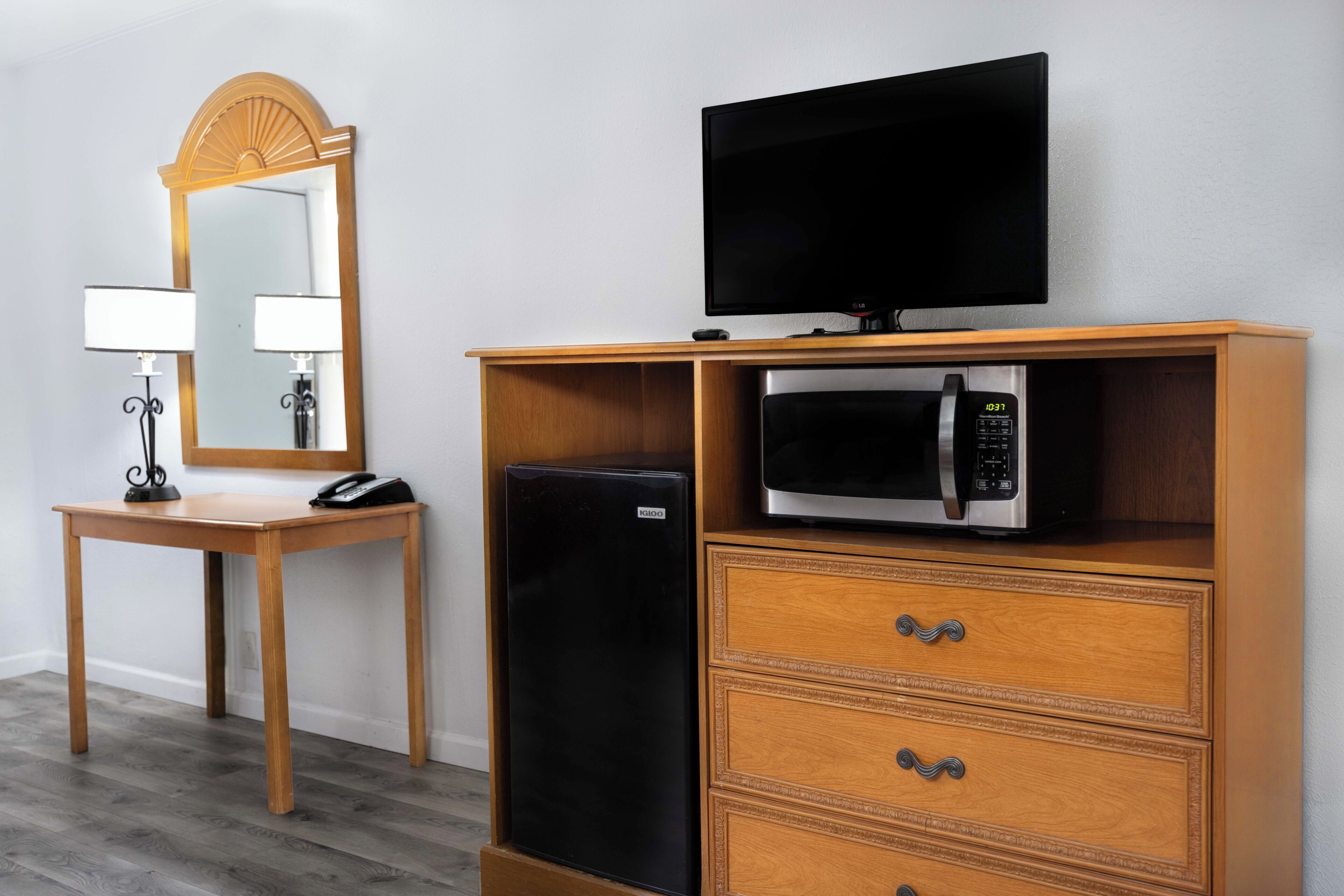 Premium bedding, individually decorated, individually furnished, desk