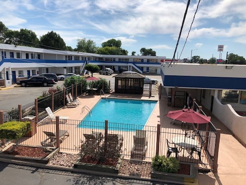Motel 6 Canon City, CO
