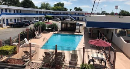 Motel 6 Canon City, CO