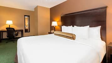 Zimmer, 1 King-Bett, Nichtraucher | Hochwertige Bettwaren, Schreibtisch, Bügeleisen/Bügelbrett