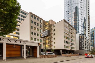 La Quinta Inn & Suites by Wyndham Seattle Downtown