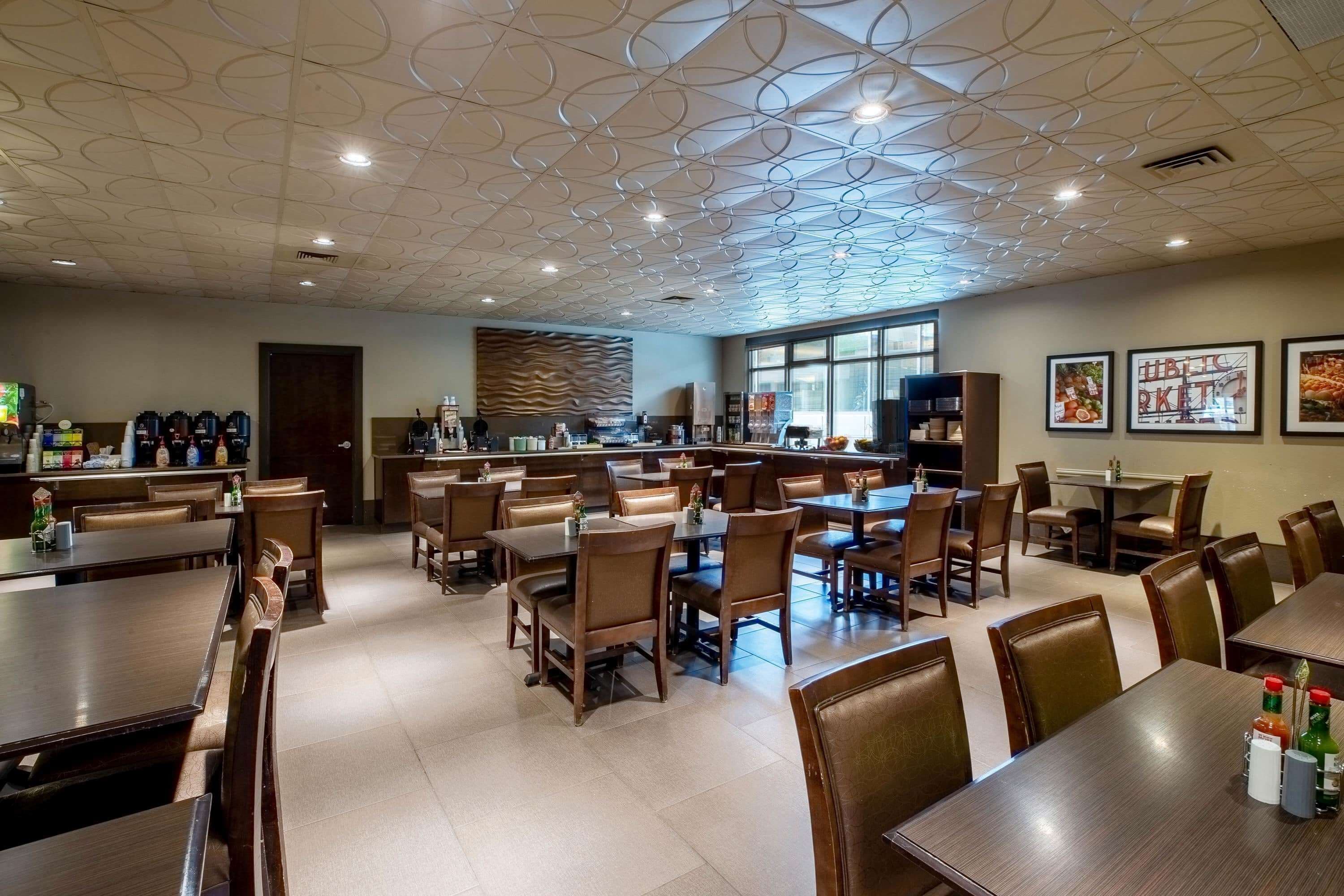 Free daily continental breakfast