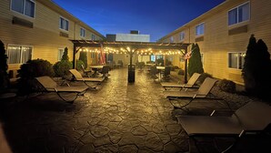 Terrace/patio - Greenfield Inn and Suites Elizabethtown, KY I65 Exit 94 (Elizabethtown)
