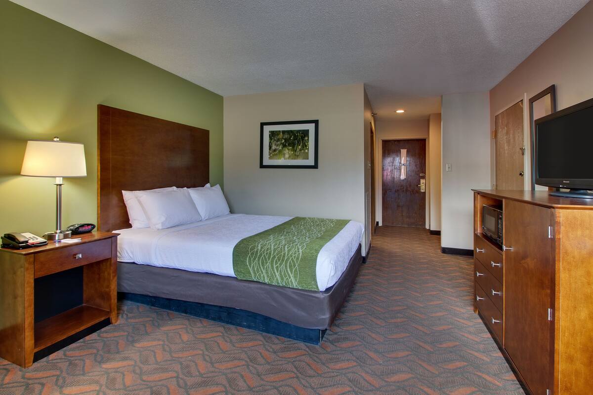 Premium bedding, Select Comfort beds, desk, laptop workspace