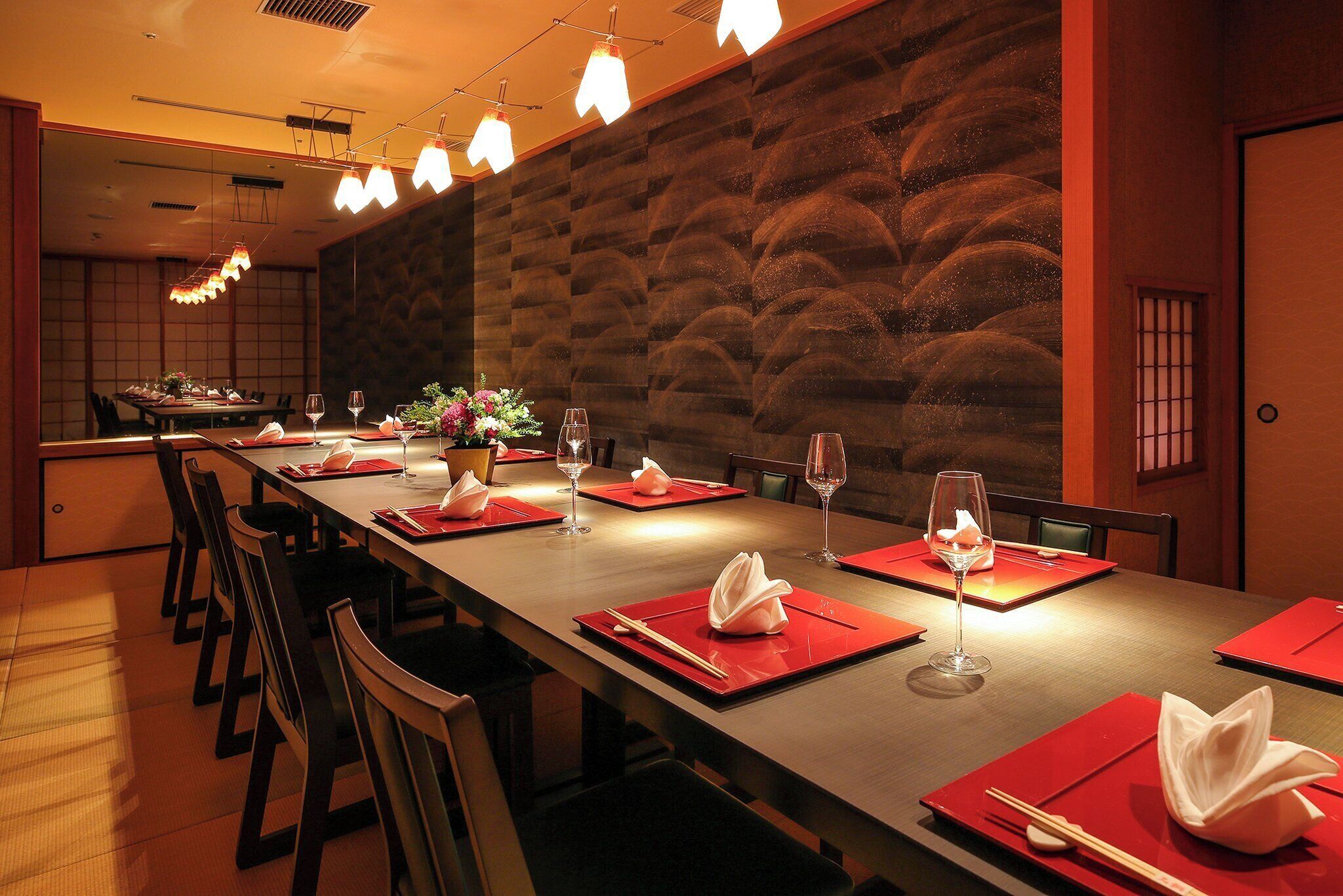 2 restaurants, breakfast, lunch, dinner served; italian cuisine