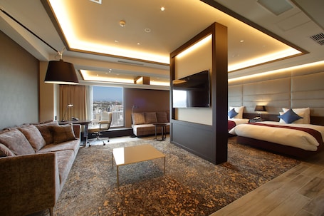 Junior Suite, 2 Double Beds | Minibar, in-room safe, desk, laptop workspace. Crowne Plaza ANA Kumamoto New Sky by IHG