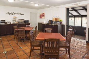 Desayuno completo incluido todos los días 