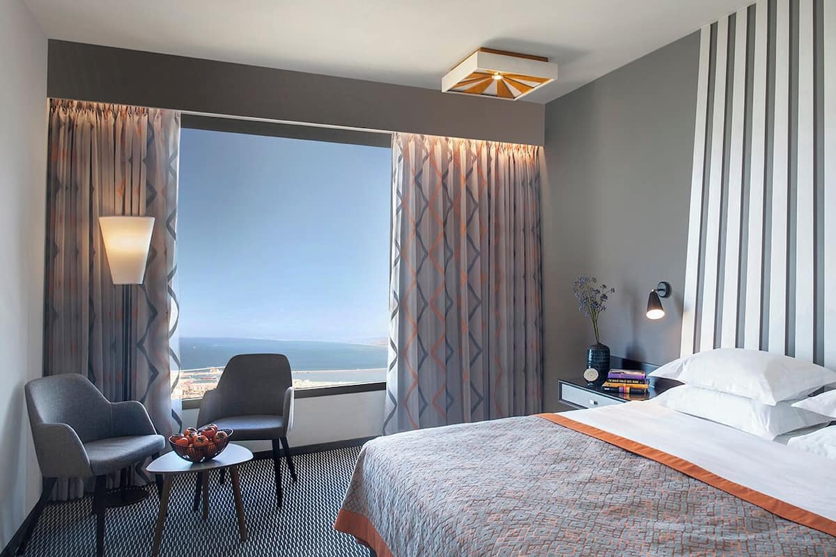 Executive Triple Room, Bay View | Minibar, in-room safe, desk, soundproofing