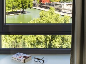 Desk, blackout curtains, soundproofing, iron/ironing board - ibis Paris La Villette Cité des Sciences 19ème (Paris)