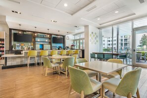 Serves breakfast, lunch and dinner - Holiday Inn Orlando - Disney Springs® Area by IHG (Lake Buena Vista)