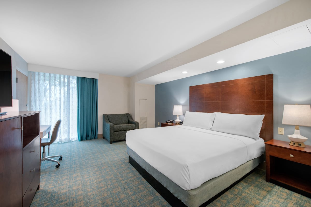 Premium bedding, pillowtop beds, in-room safe, individually furnished