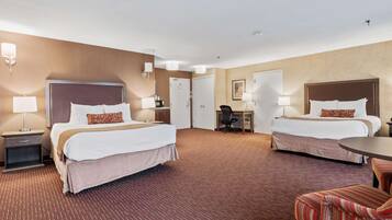 Habitación estándar, 2 camas Queen size, para no fumadores (Oversized Room) | Cortinas blackout, tabla de planchar con plancha y camas extra