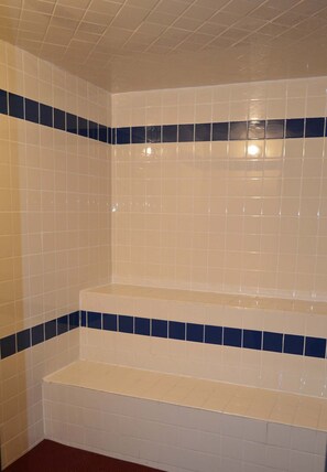 Steam room - Cottonwood Suites Boise Riverside Downtown (Boise)