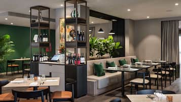 Breakfast and dinner served