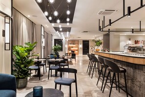 Bar (on property) - Ambasciatori Hotel Mestre Venice, Tapestry Collection by Hilton (Mestre)