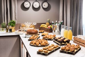 Daily buffet breakfast for a fee - Ambasciatori Hotel Mestre Venice, Tapestry Collection by Hilton (Mestre)