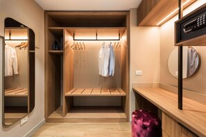 Junior Double Room, 1 King Bed | Down comforters, minibar, in-room safe, individually decorated