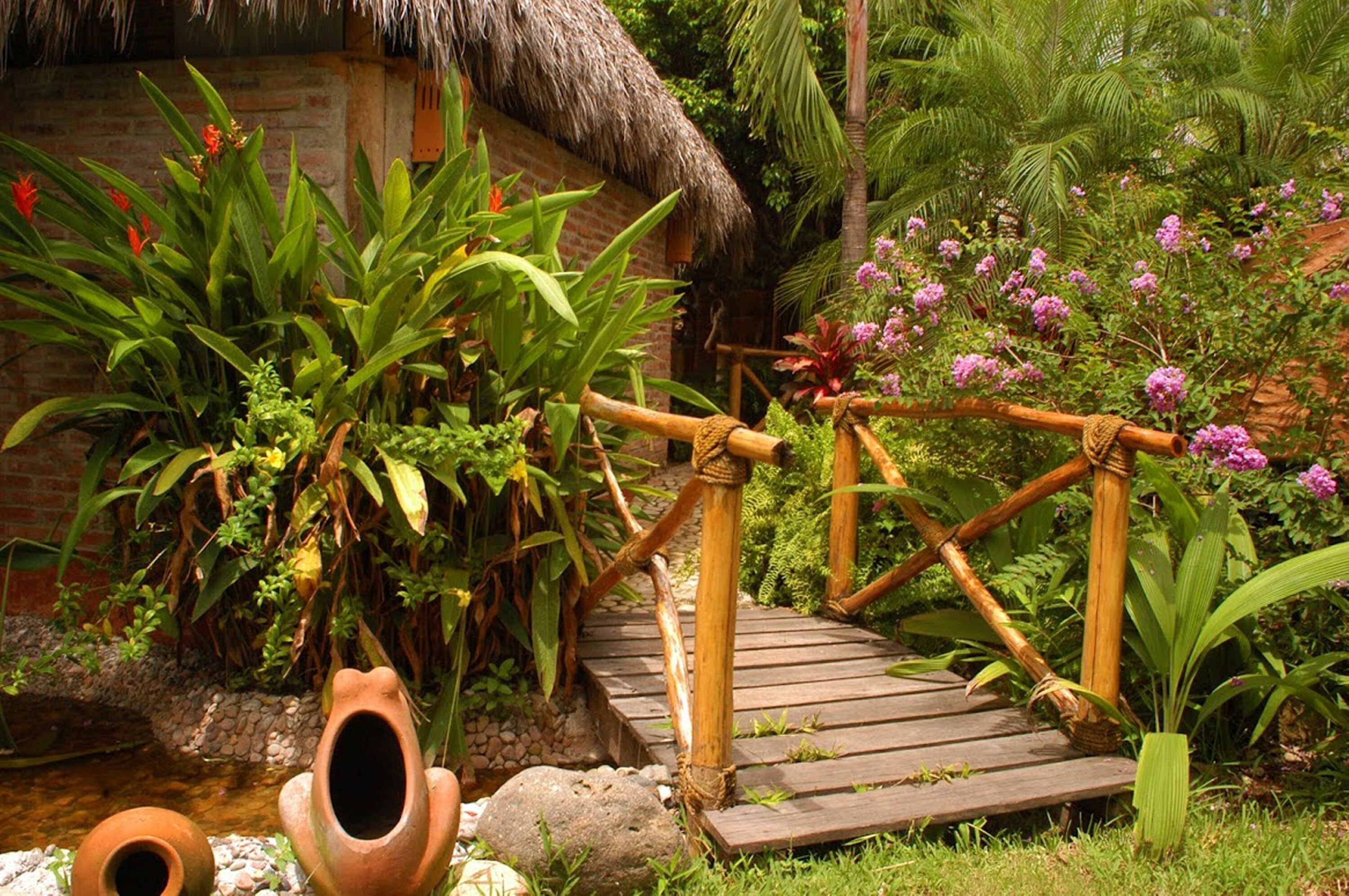 Masajes con piedras calientes y masajes de tejido profundo 