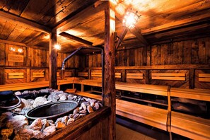 Couples treatment room(s), sauna, steam room, body treatments