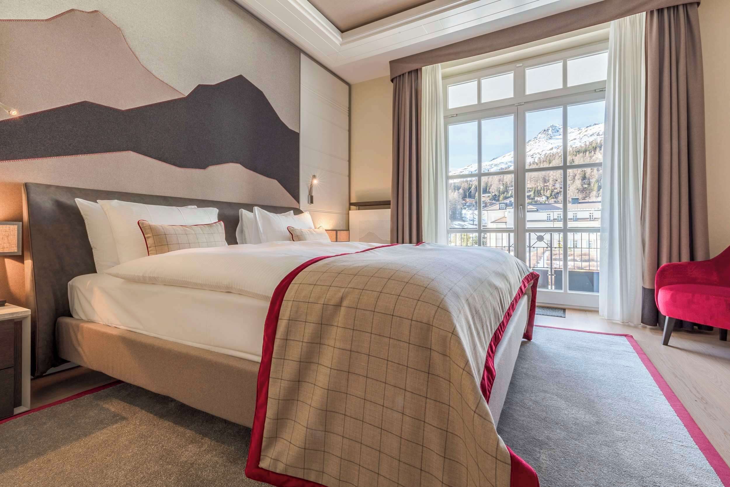 Premium bedding, down comforters, minibar, in-room safe