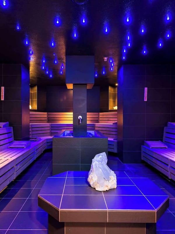 Salas de tratamiento para parejas, sauna y baño de vapor