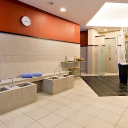 Salas de tratamiento para parejas, sauna y baño de vapor