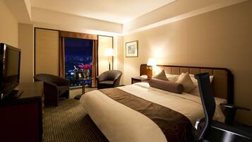 Daunenbettdecken, Schreibtisch, Verdunkelungsvorhänge