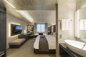 Habitación estándar, 2 camas individuales (Stocked Minibar) | Edredones de plumas, escritorio, cortinas opacas