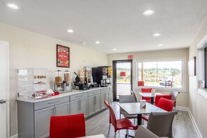 Free daily continental breakfast