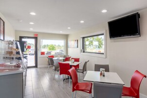 Desayuno continental incluido todos los días 