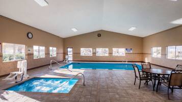 Indoor pool, sun loungers