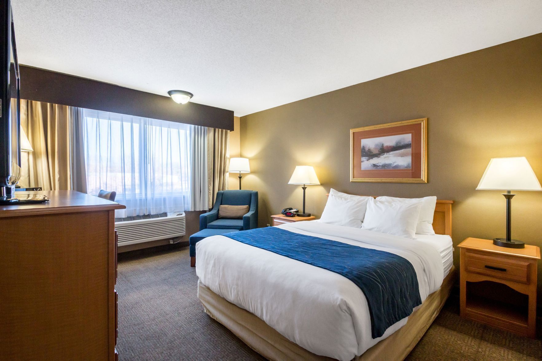 In-room safe, desk, soundproofing, iron/ironing board