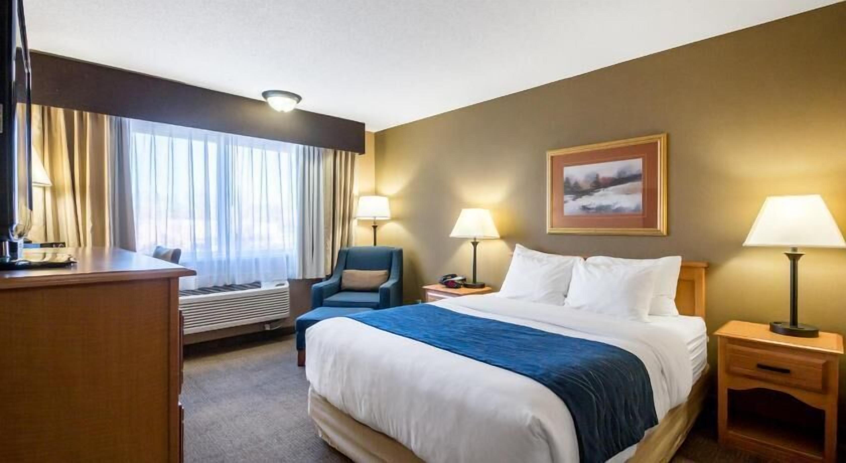 In-room safe, desk, soundproofing, iron/ironing board