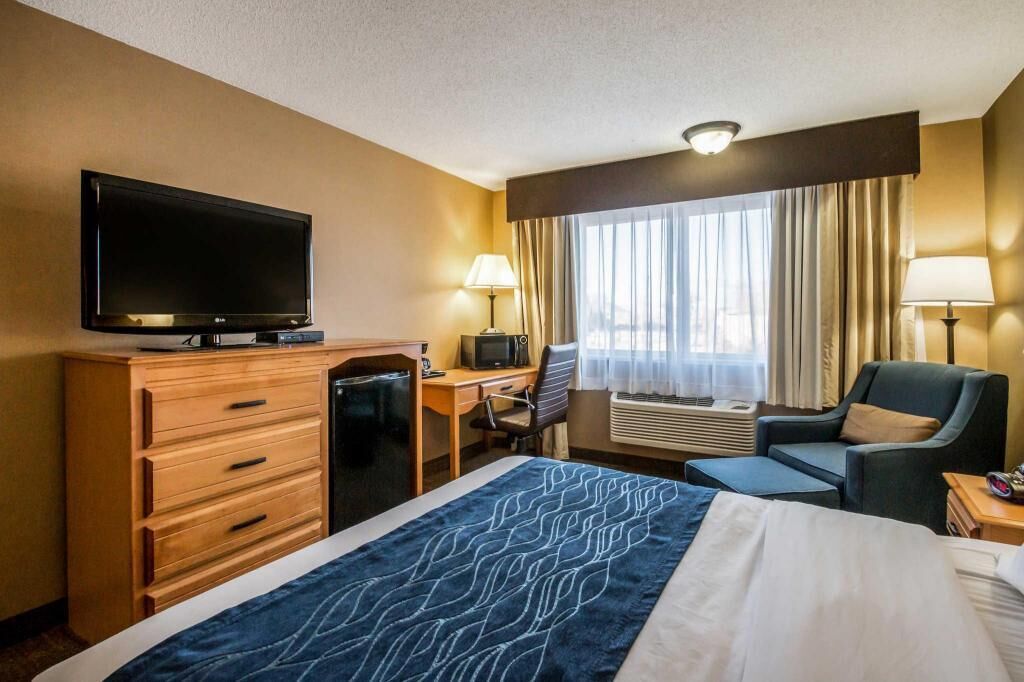 In-room safe, desk, soundproofing, iron/ironing board