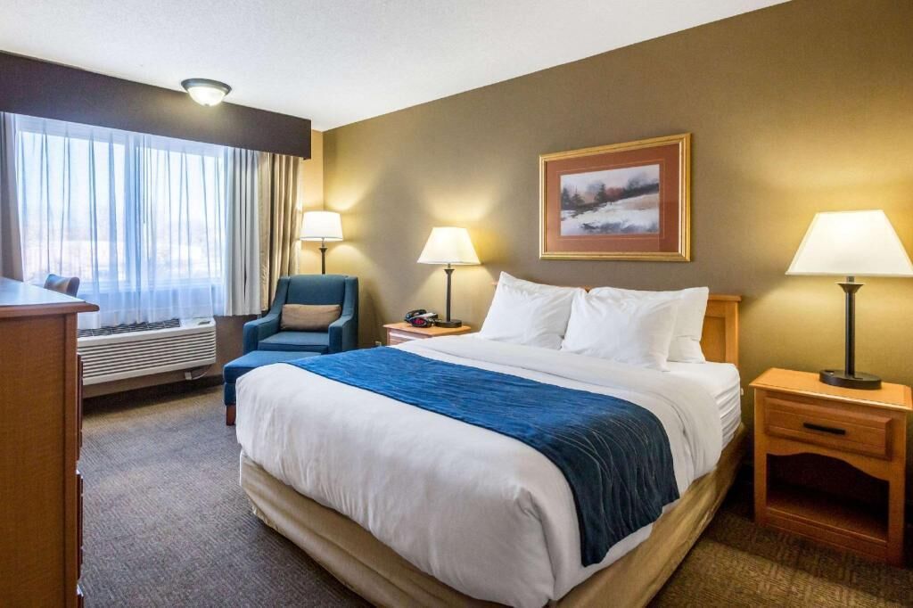 In-room safe, desk, soundproofing, iron/ironing board