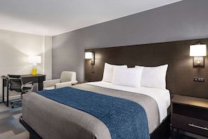 Room, 1 Queen Bed, Non Smoking | Desk, iron/ironing board, free WiFi, bed sheets