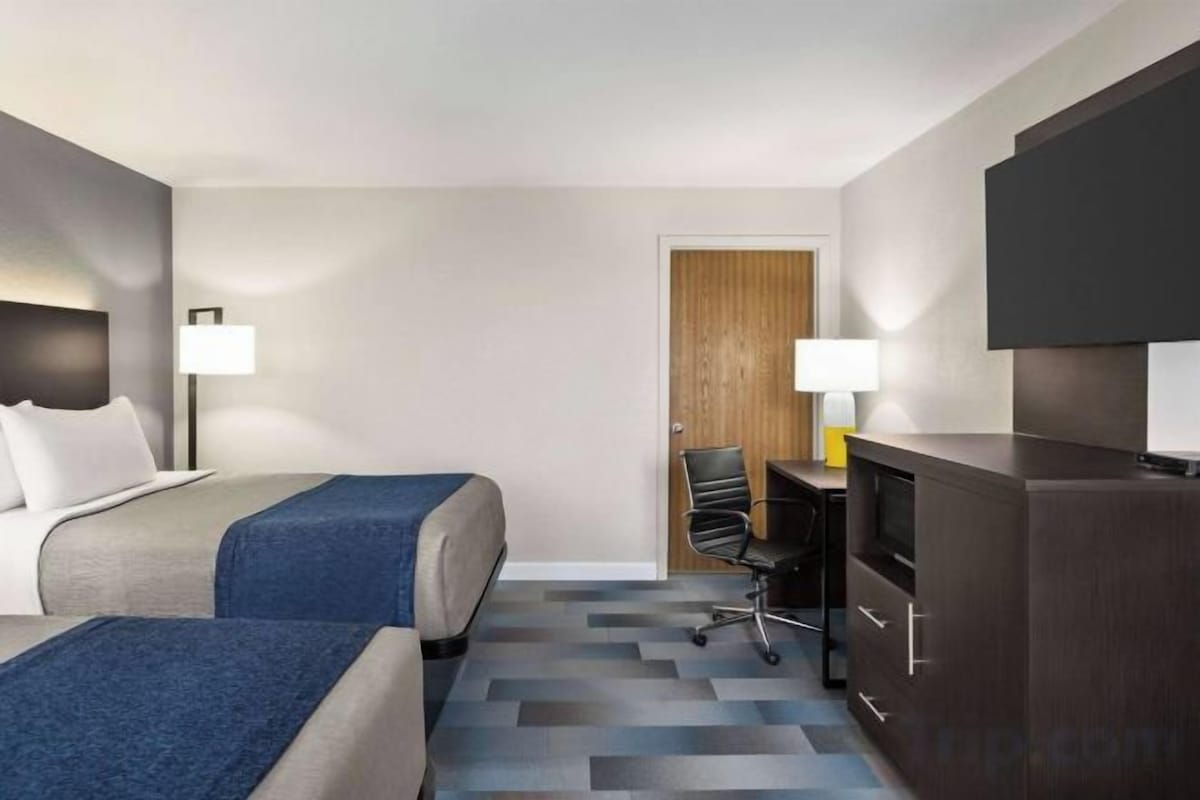 Desk, iron/ironing board, WiFi (free), bed sheets