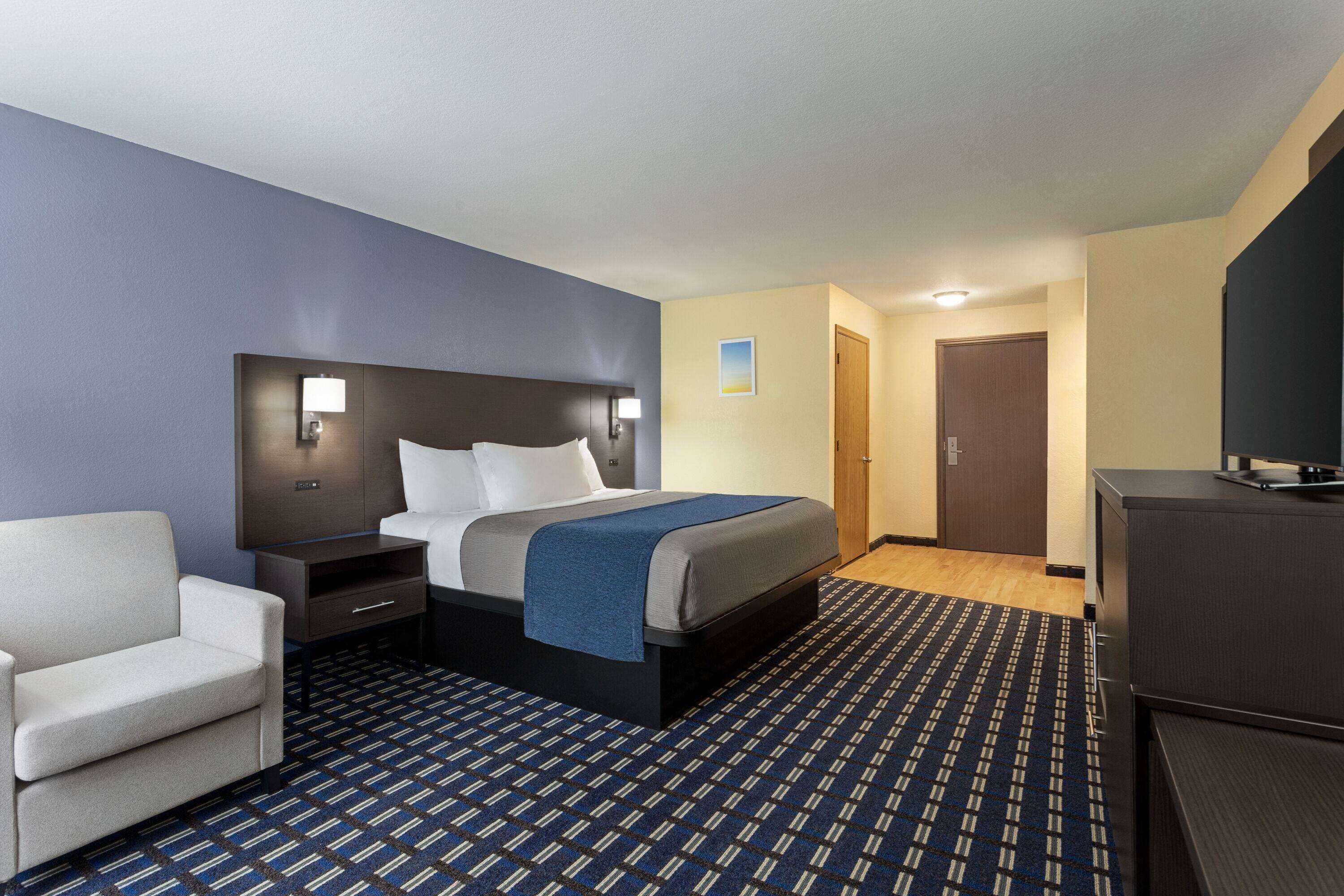 Desk, iron/ironing board, free WiFi, bed sheets