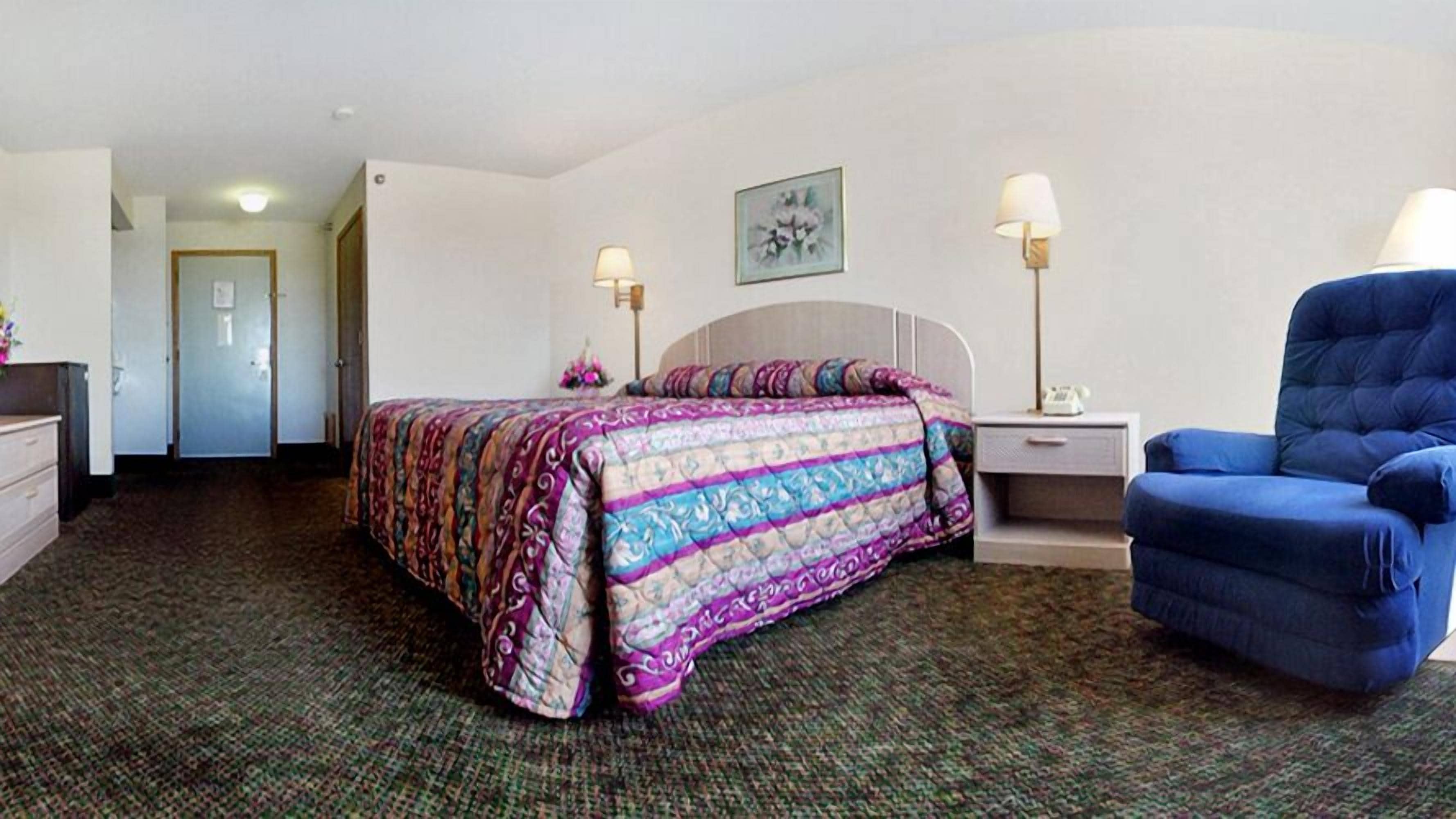 Desk, iron/ironing board, free WiFi, bed sheets