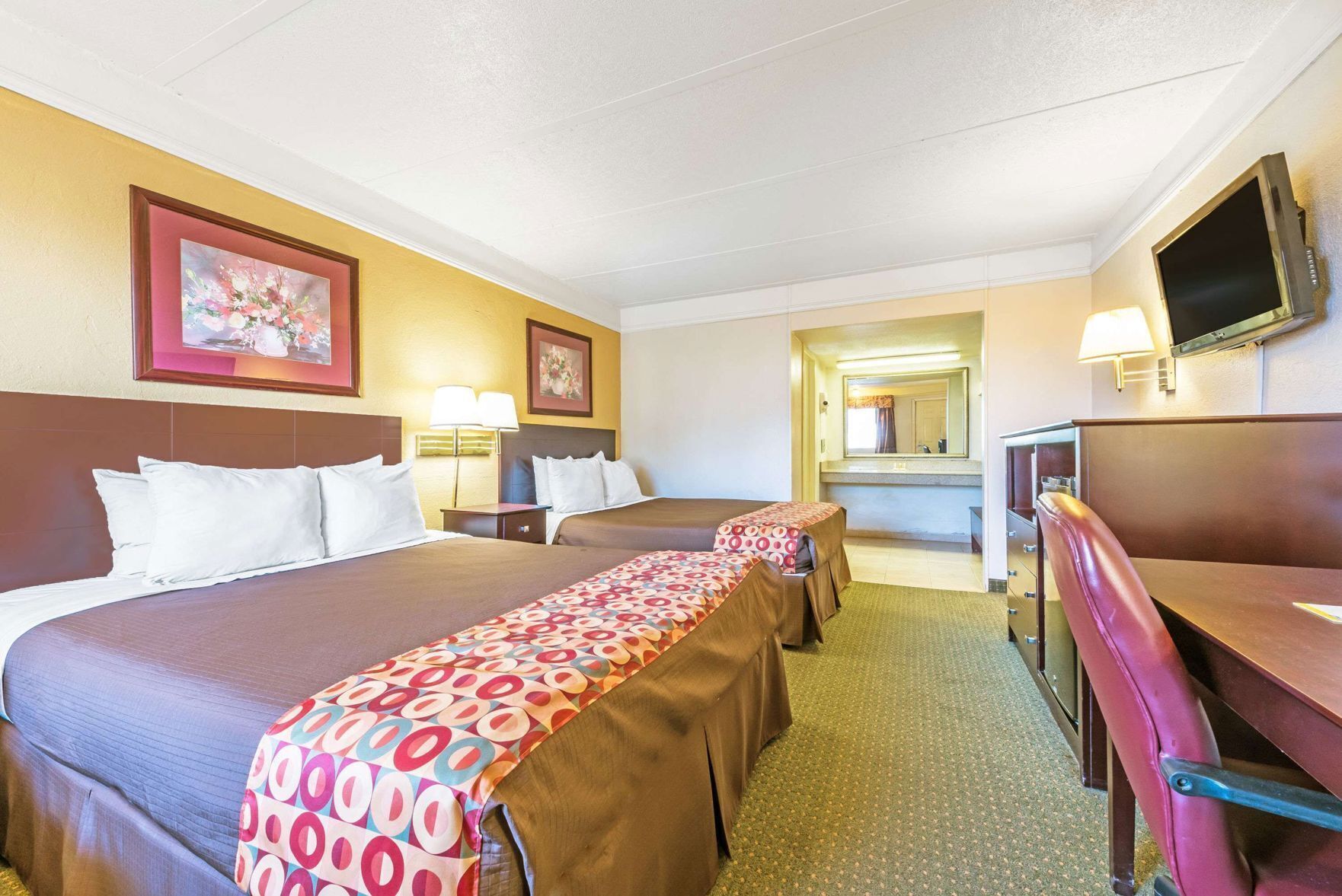 Desk, iron/ironing board, free WiFi, bed sheets