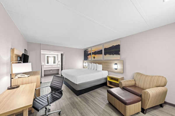 Desk, iron/ironing board, free WiFi, bed sheets