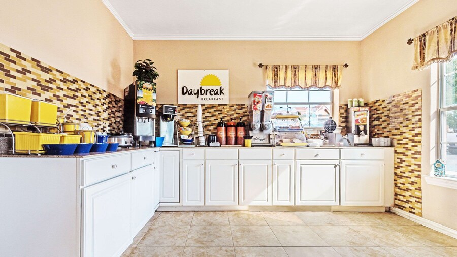 Days Inn by Wyndham Gainesville