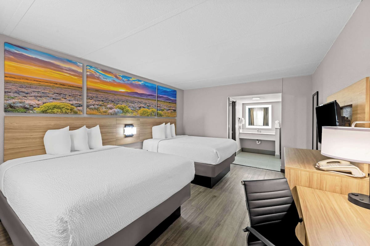 办公桌、熨斗/熨衣板、免费 WiFi、床单