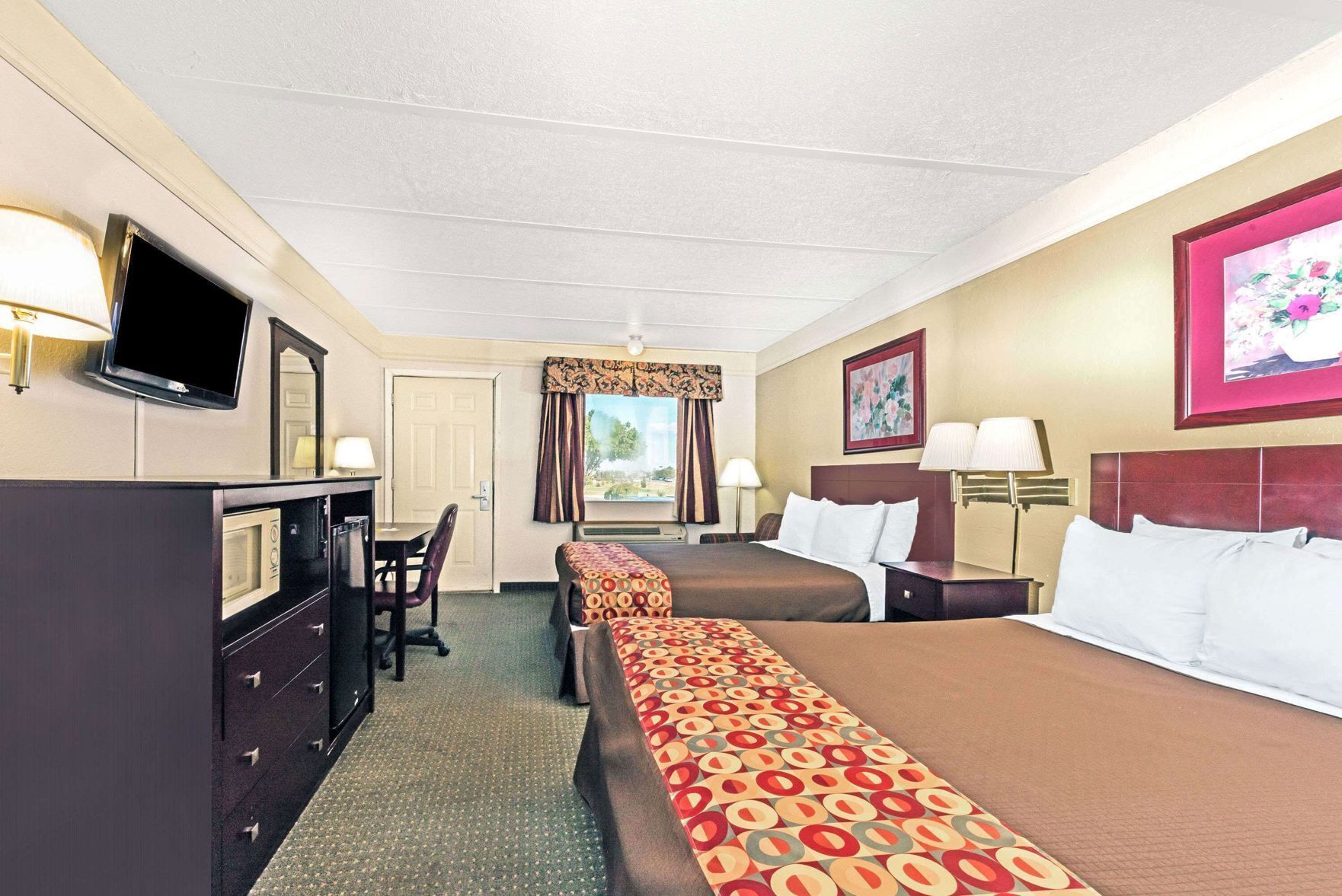 Desk, iron/ironing board, free WiFi, bed sheets