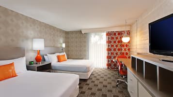 Zimmersafe, Schreibtisch, Verdunkelungsvorhänge, schallisolierte Zimmer