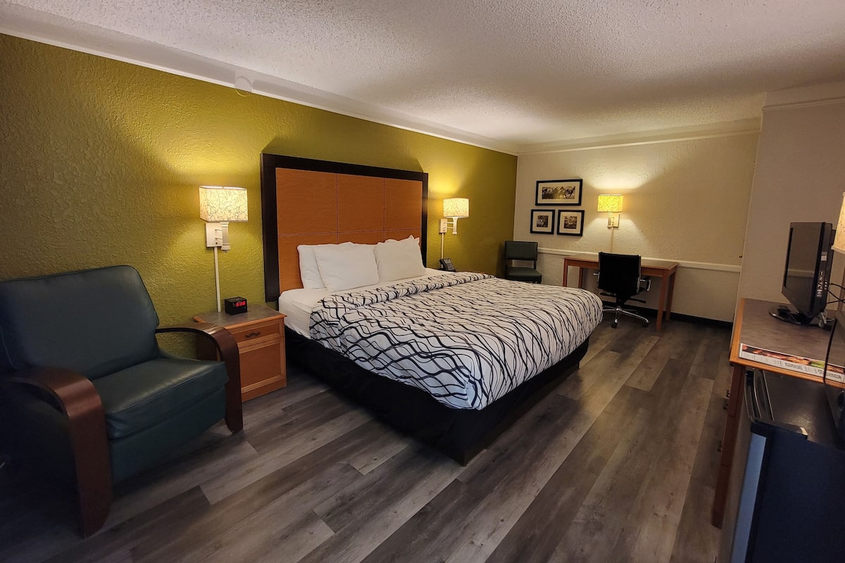 Premium bedding, desk, soundproofing, iron/ironing board