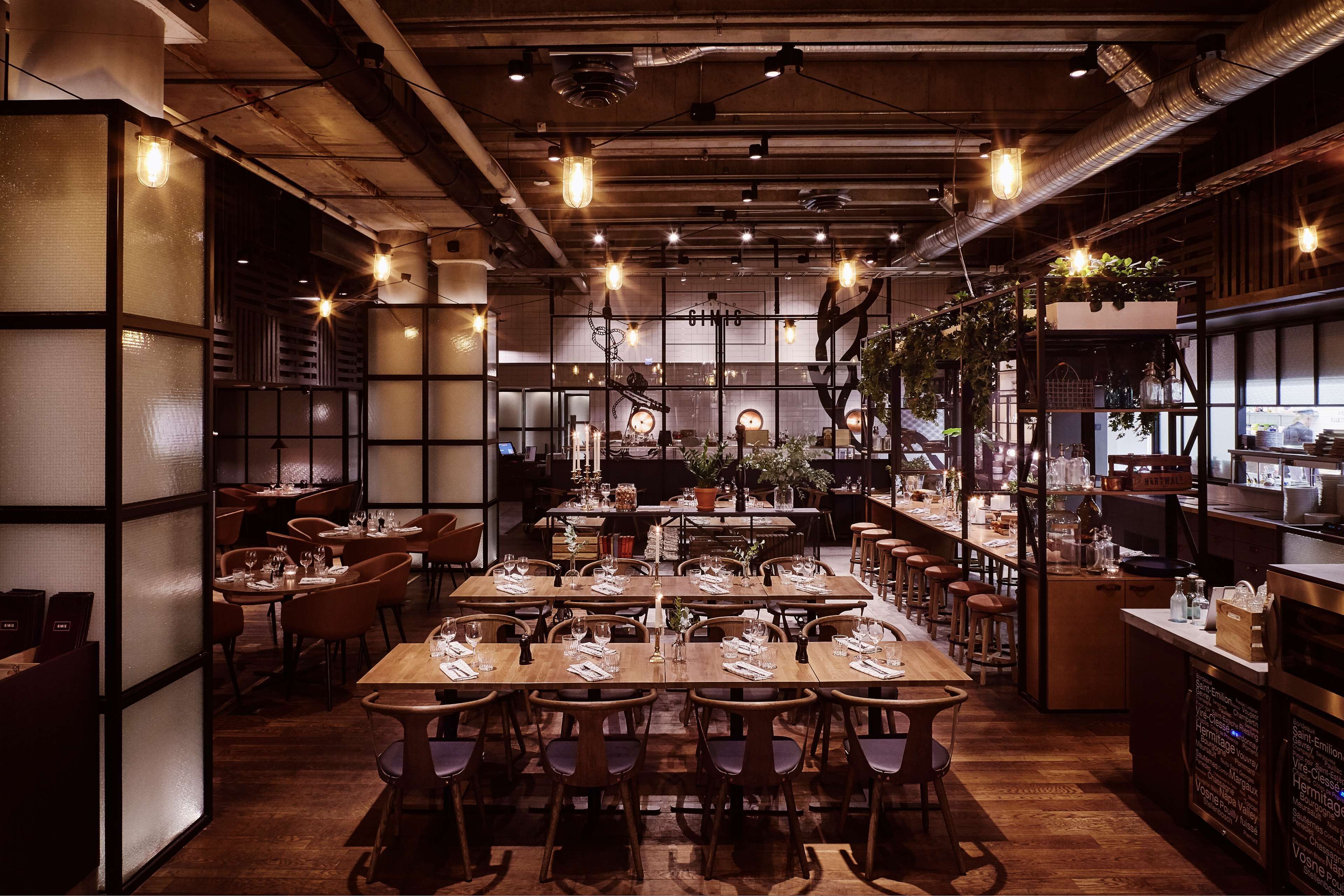 2 restaurantes: opção de café da manhã, almoço e jantar