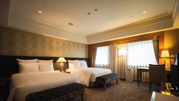 Minibar, in-room safe, desk, blackout drapes