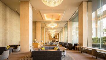 3 restaurants servant le petit déjeuner, spécialités Cuisine japonaise