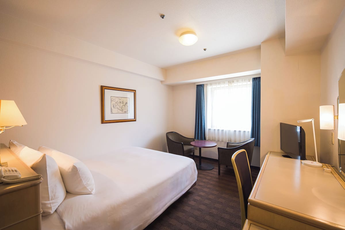 Minibar, in-room safe, desk, blackout curtains